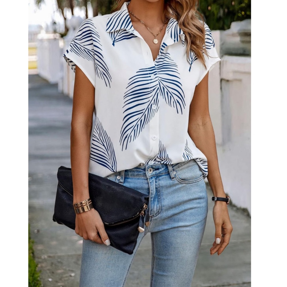 Women’s Contrast Short Sleeve Blouse Size Small - Picture 2 of 5
